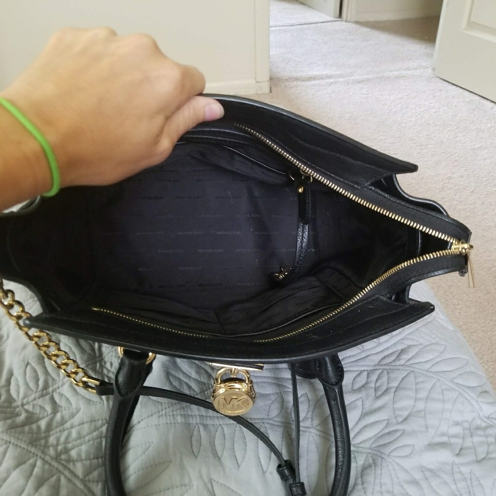 Michael Kors purse - Picture 4 of 7